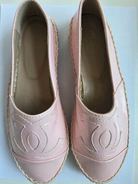 Chanel Pink Patent Leather CC Espadrilles Sz 35